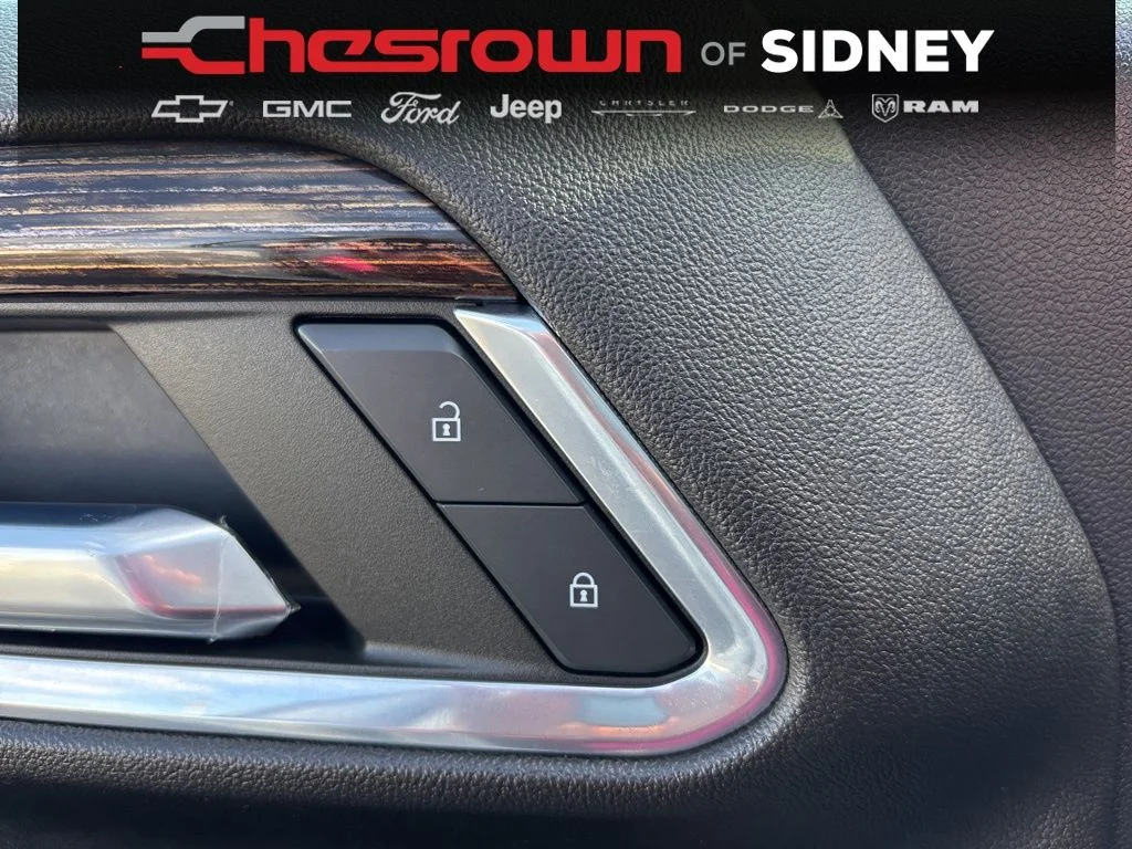 Used 2023 White GMC Elevation image 18