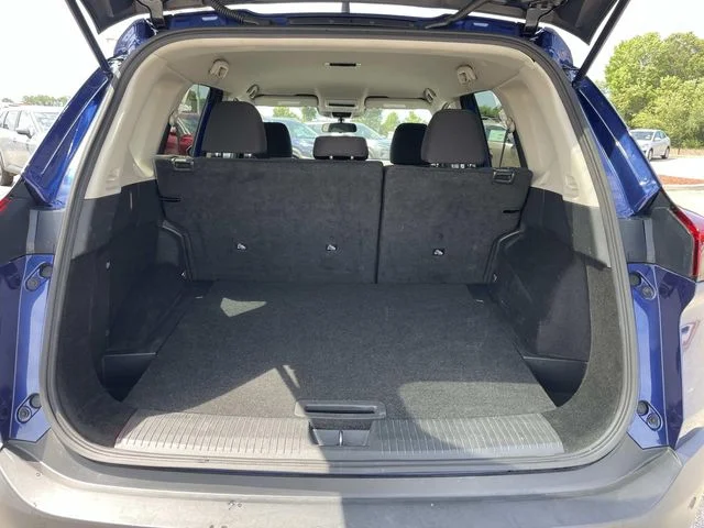Used 2023 Blue Nissan S image 8