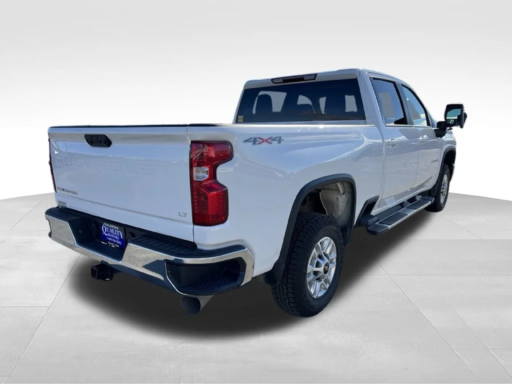 Used 2025 Summit White Chevrolet LT image 5