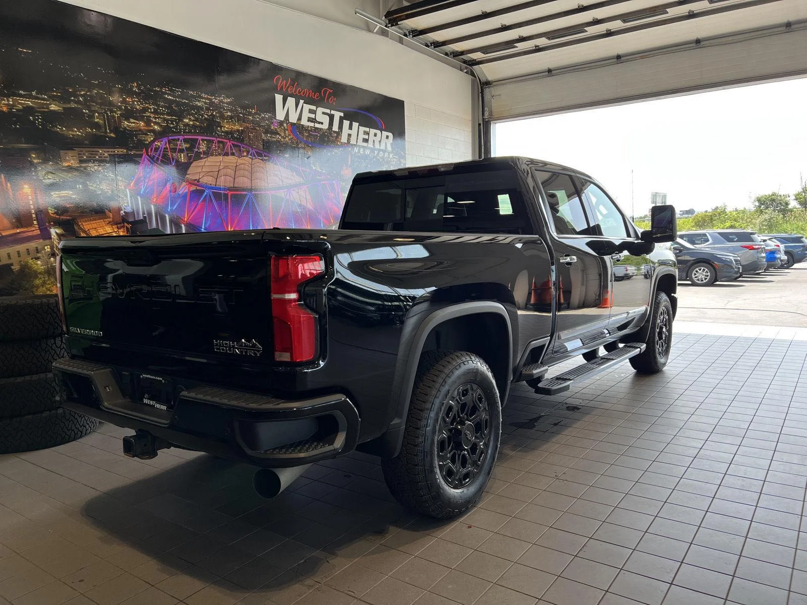 Used 2024 Black Chevrolet High Country image 9
