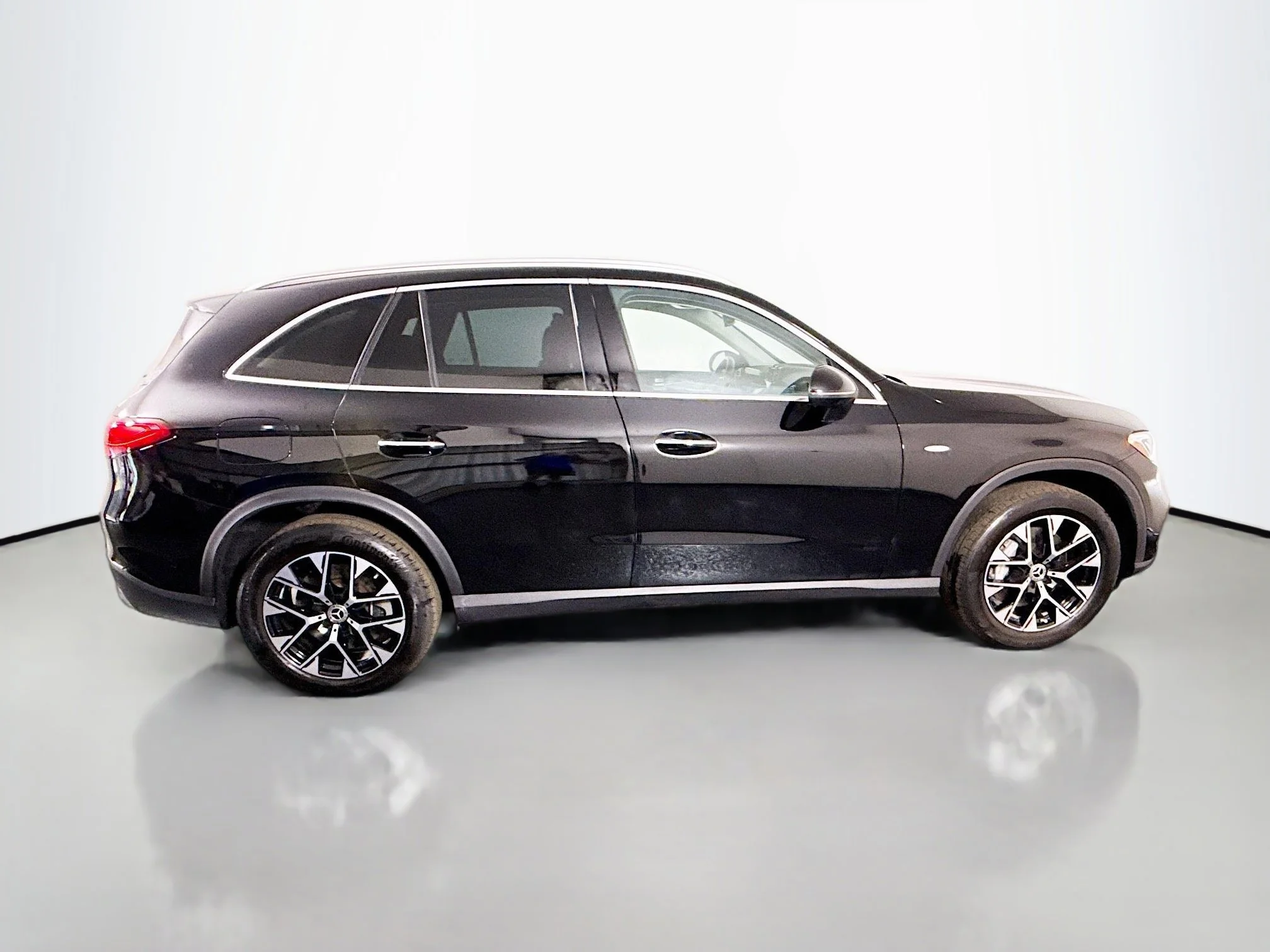 Used 2025 Black Mercedes-Benz GLC 350e image 8