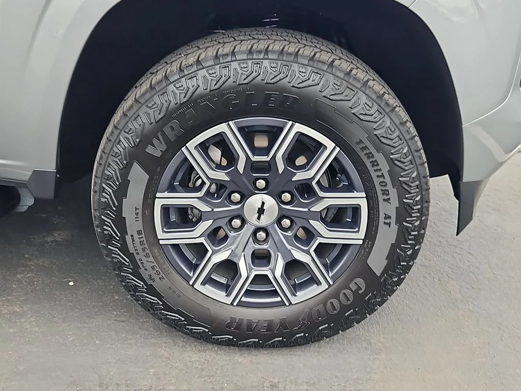 Used 2026 Sterling Gray Metallic Chevrolet Z71 image 30