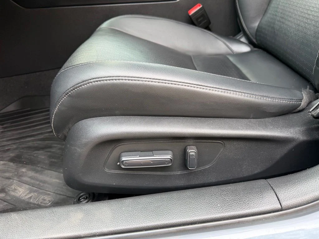 Used 2022 Sonic Gray Pearl Honda Touring image 14