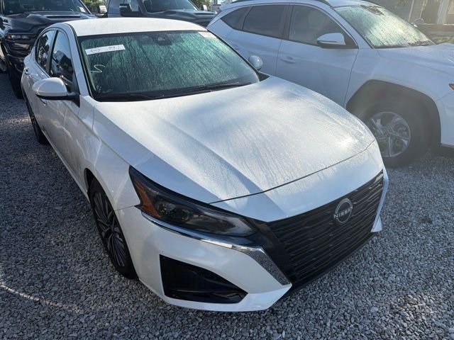 Used 2023 White Nissan 2.5 SV image 9
