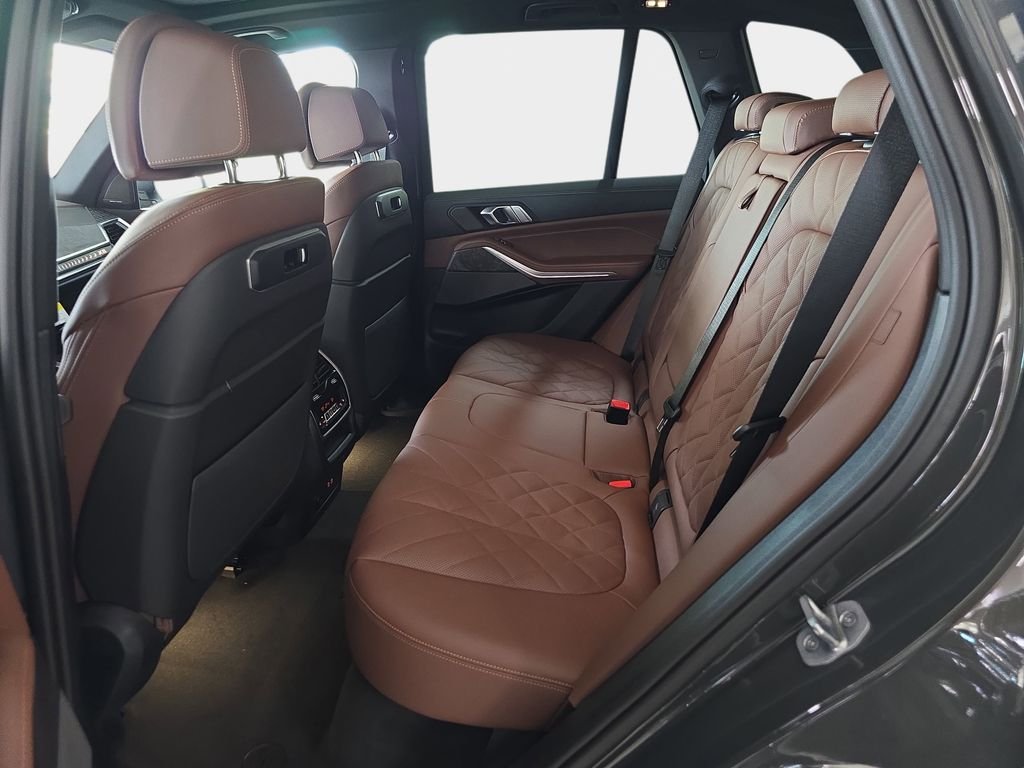 New 2026 Dravit Grey Metallic BMW sDrive40i image 9
