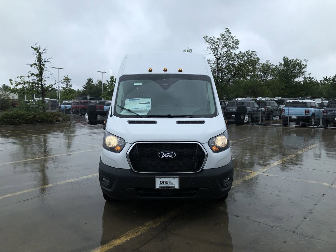 New 2026 Oxford White Ford  image 3