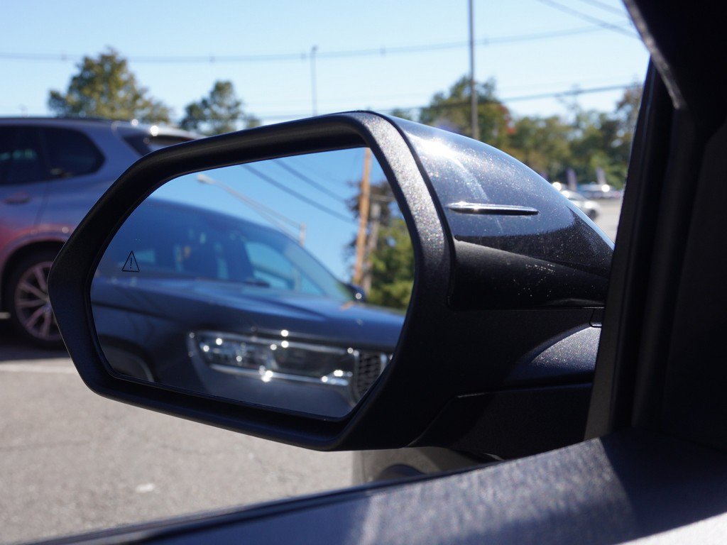 Used 2025 Black Kia LXS image 32