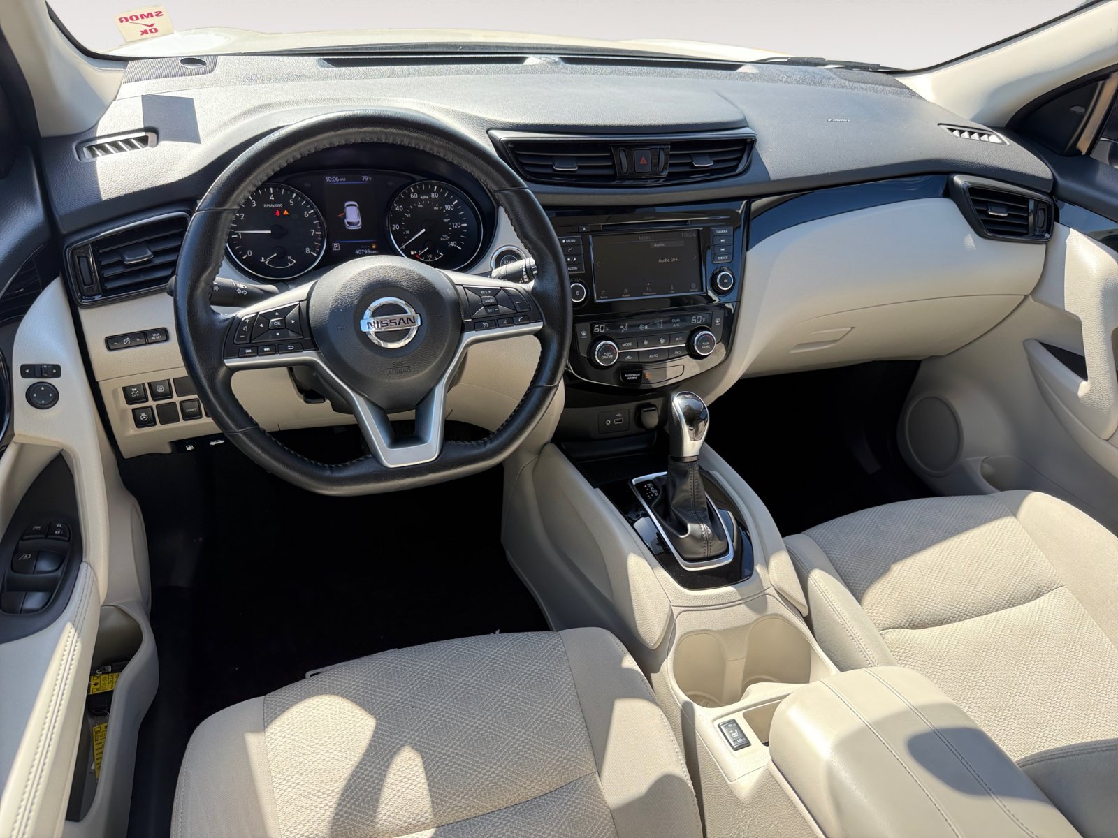 Used 2021 Pearl White Tricoat NISSAN SV image 15