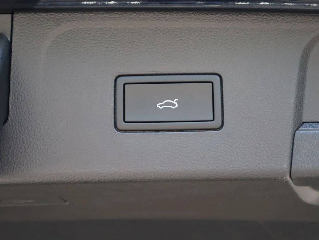 New 2026 Black Volkswagen SE w/Technology image 17