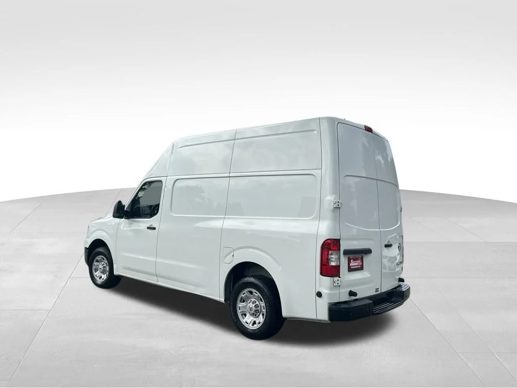 Used 2020 Glacier White Nissan SV image 3