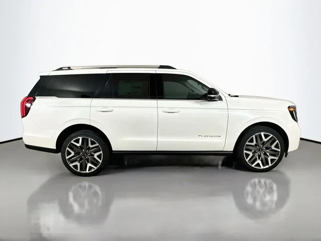New 2027 Star White Metallic Tri-Coat Ford Platinum image 8