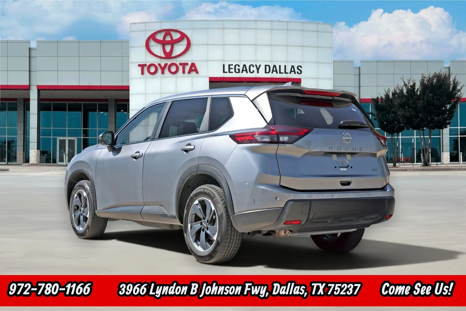 Used 2024 Gray Nissan SV image 6