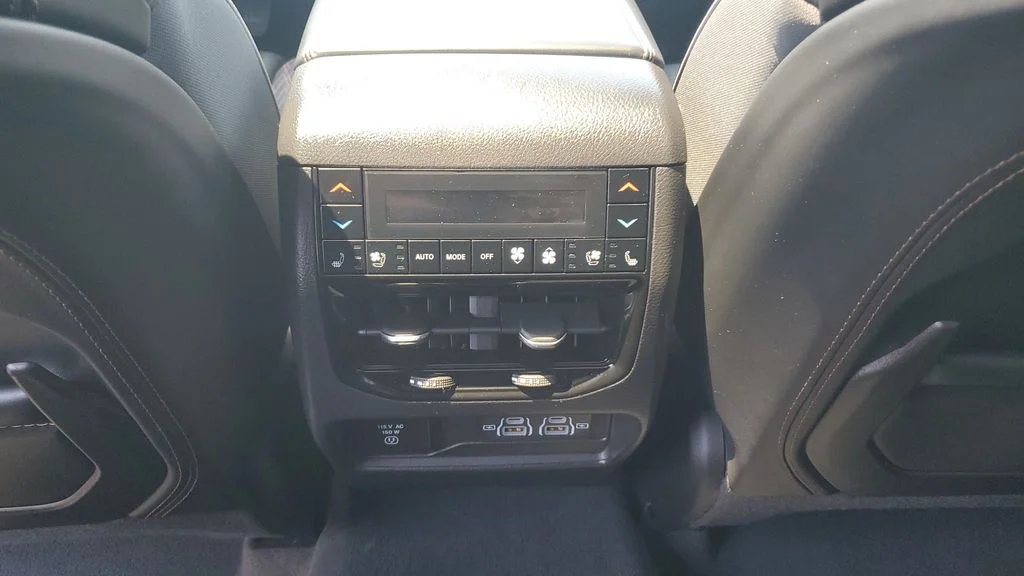 Used 2022 White Jeep Summit Reserve 4xe image 15