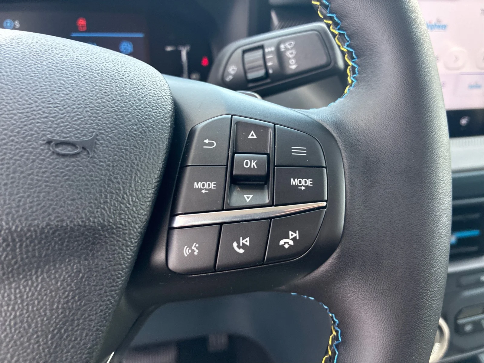New 2026 Carbonized Gray Metallic Ford Maverick Lobo™ image 23