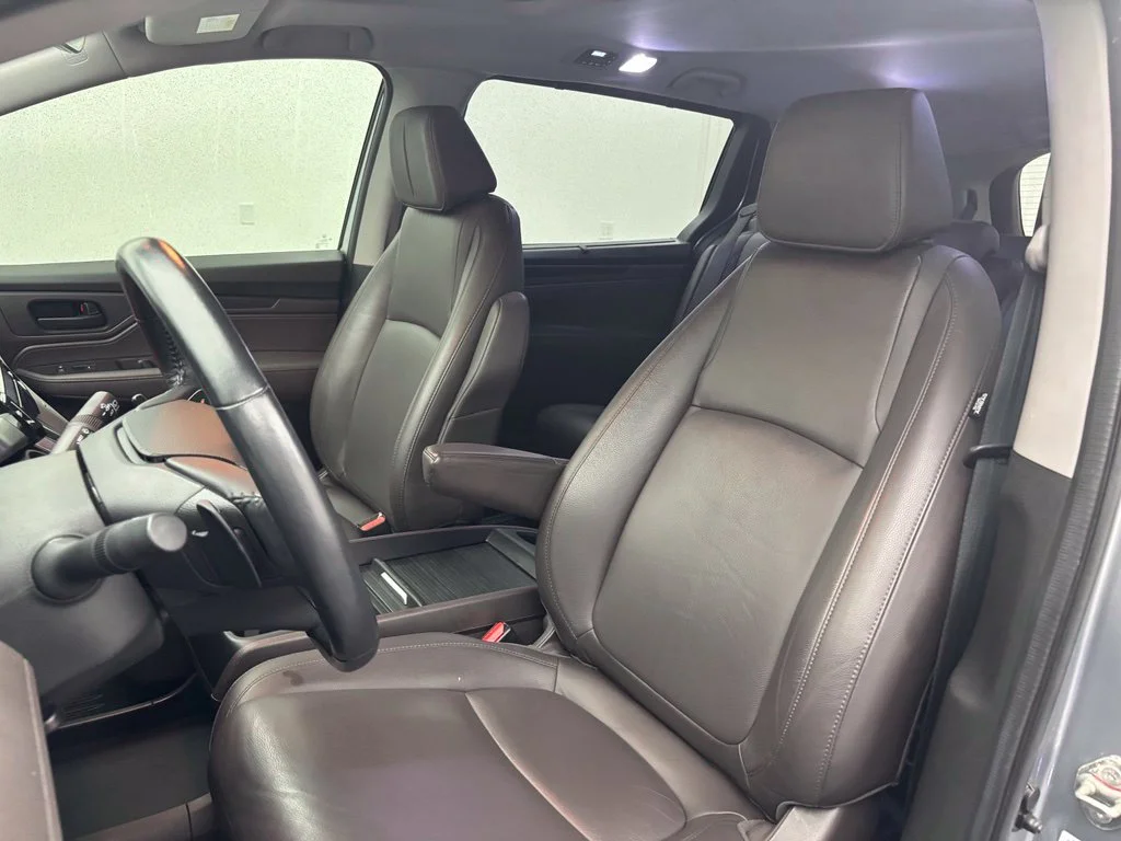 Used 2019 Silver Honda EX-L image 24