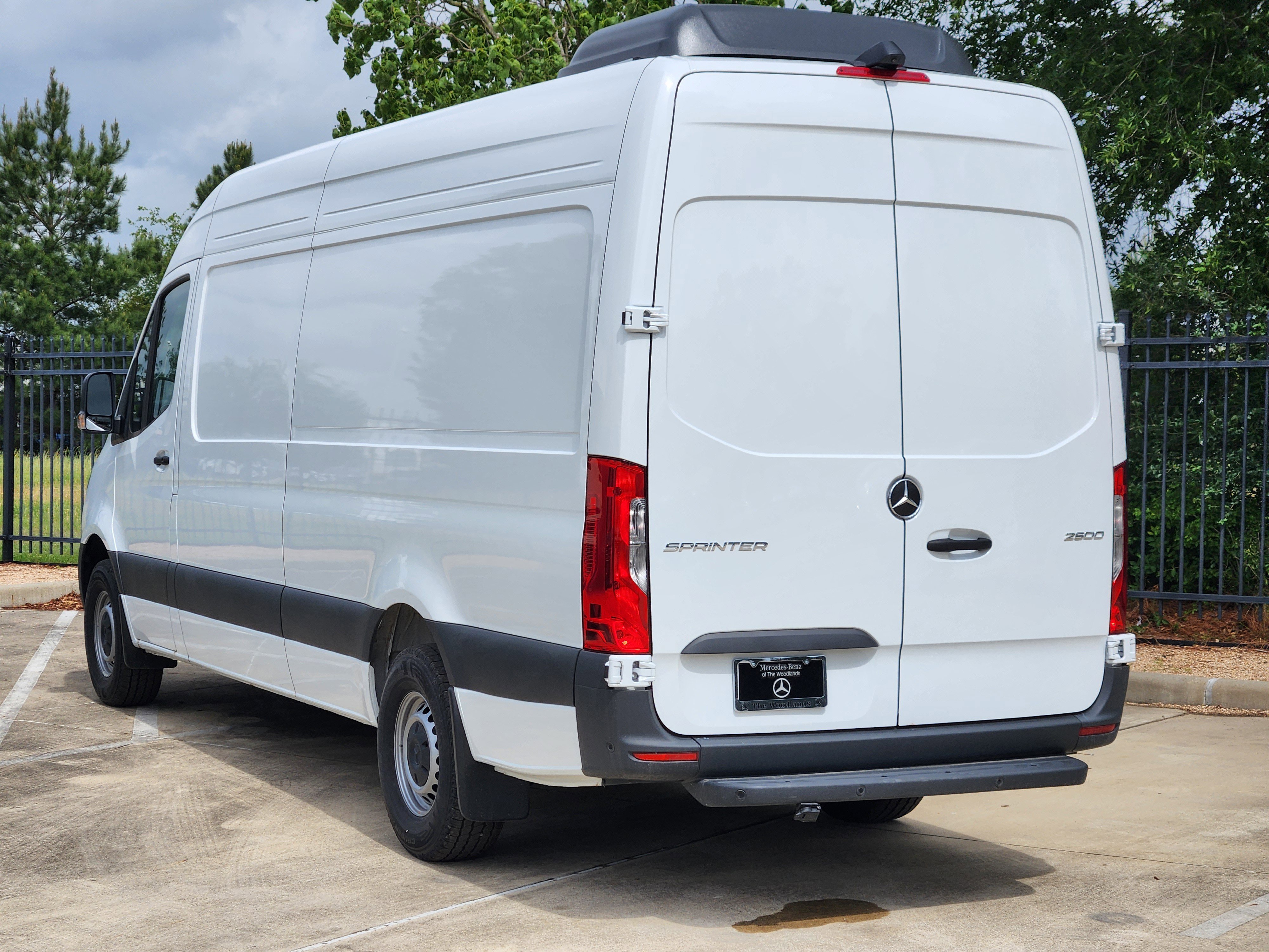 New 2025 Arctic White Mercedes-Benz Cargo 170 WB image 5