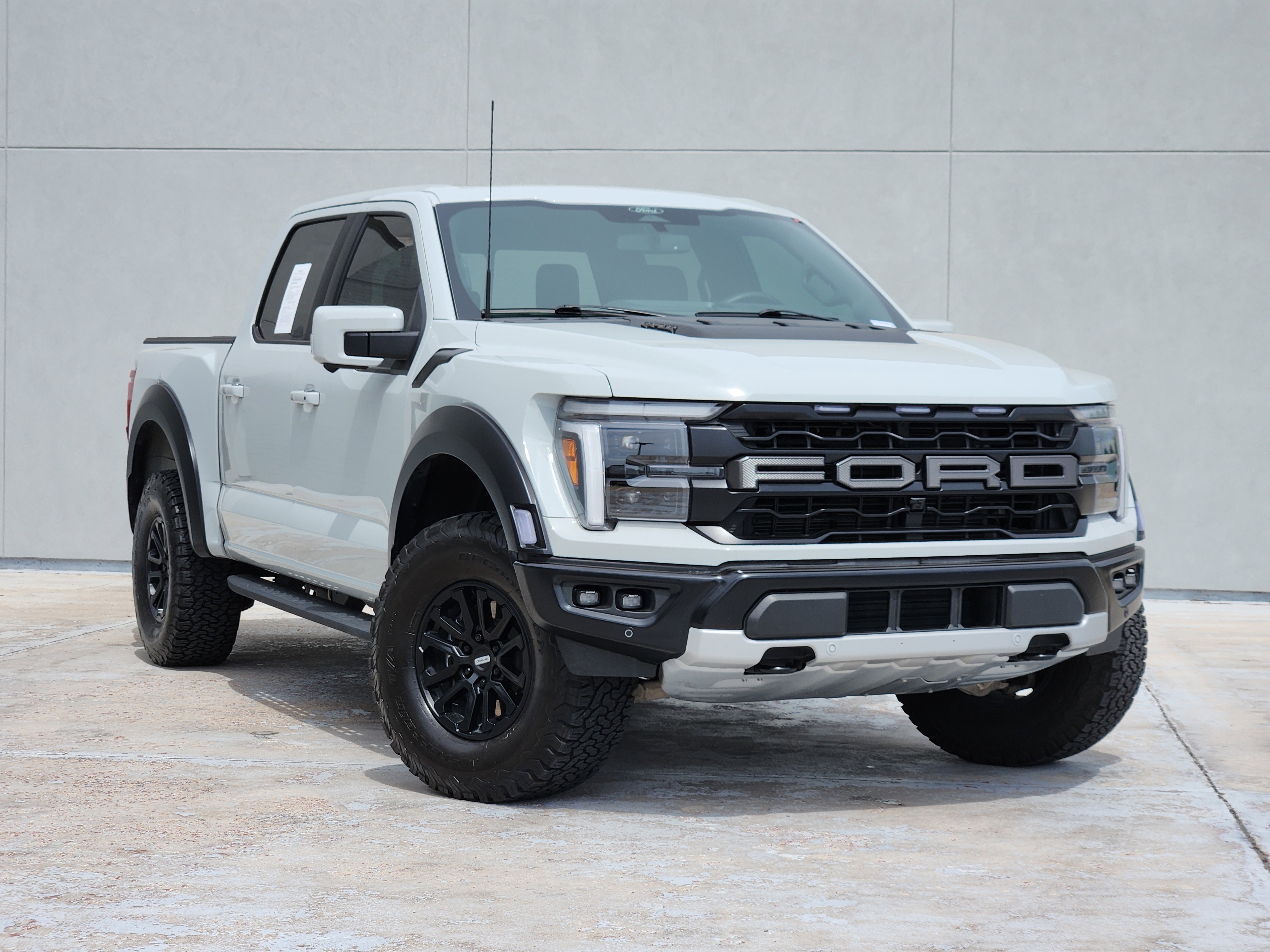 2024 Ford F-150 Raptor 4x4 SuperCrew 5-1/2 Box's photo