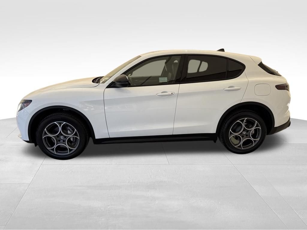 New 2026 Milano White Exterior Paint Alfa Romeo Base image 10