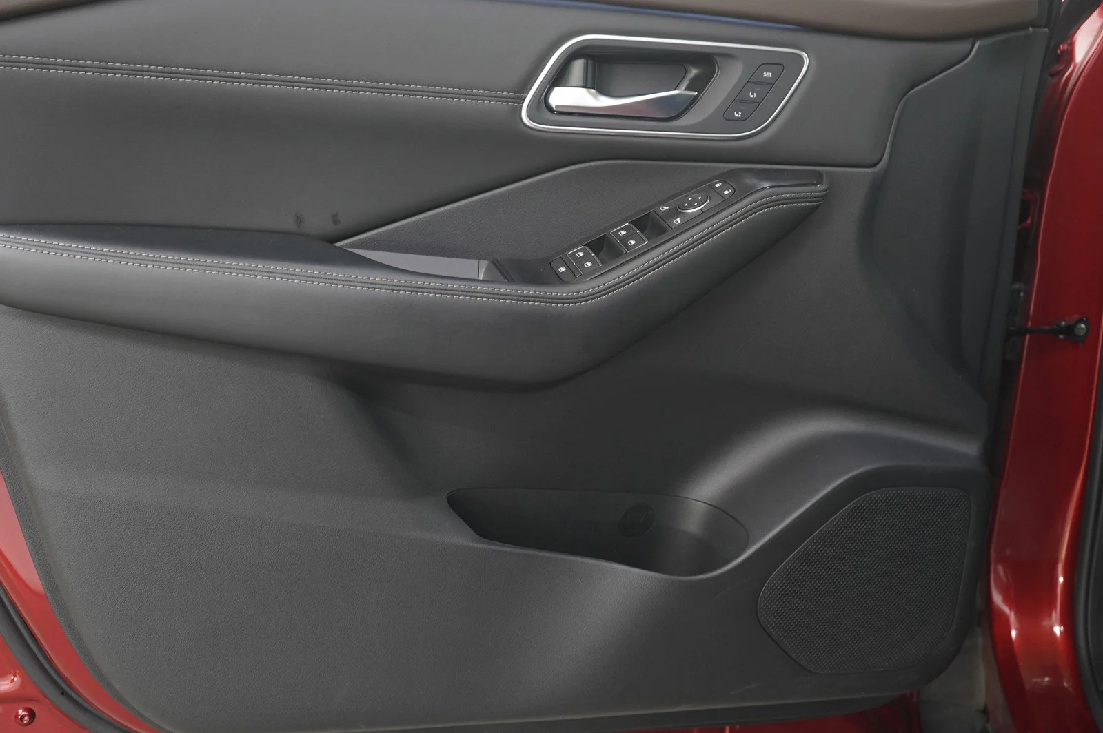 Used 2023 Scarlet Ember Tintcoat Nissan Platinum image 20
