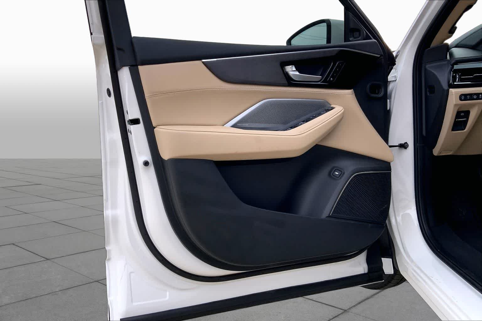 New 2026 Platinum White Pearl Acura w/Advance Package image 16