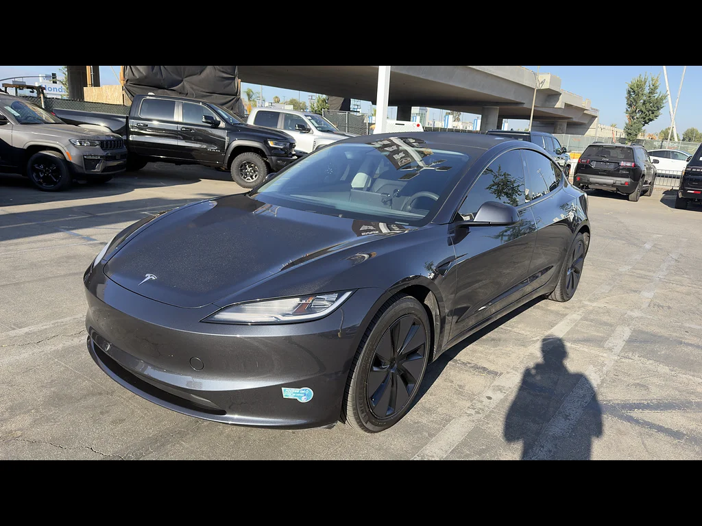 Used 2025  Tesla Long Range image 2