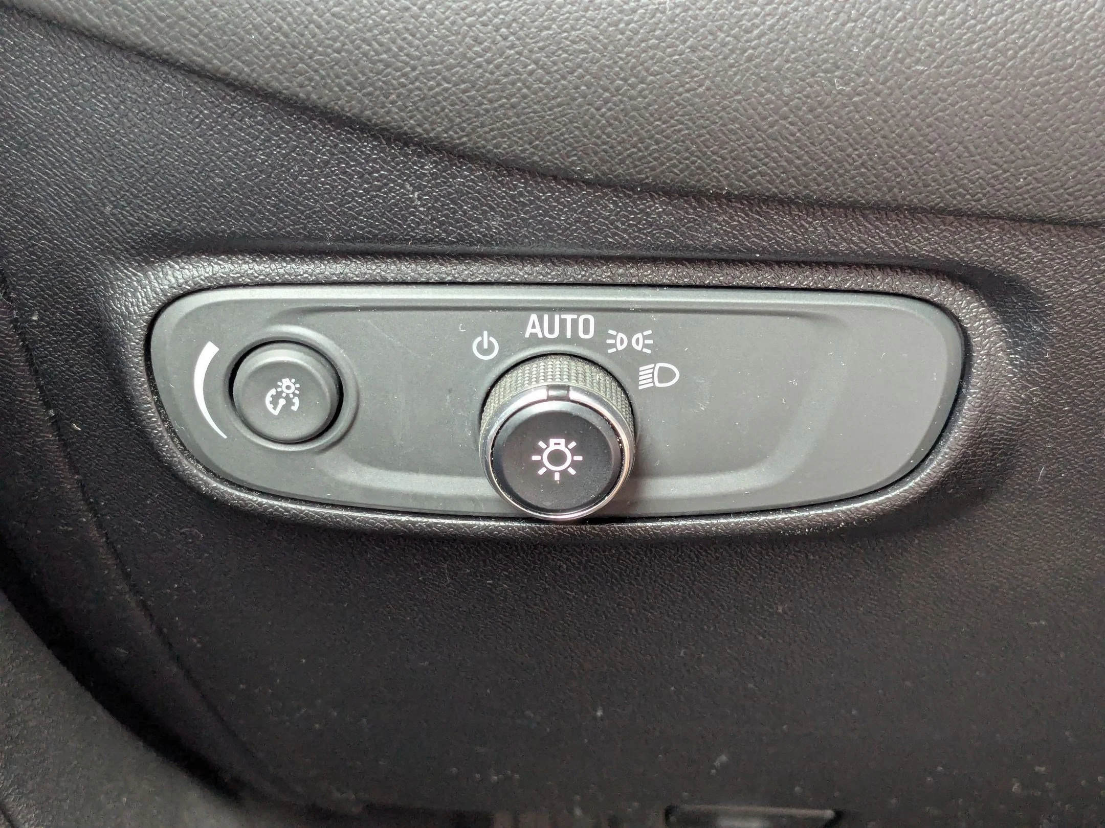 Used 2019 Mosaic Black Metallic Chevrolet LT image 16