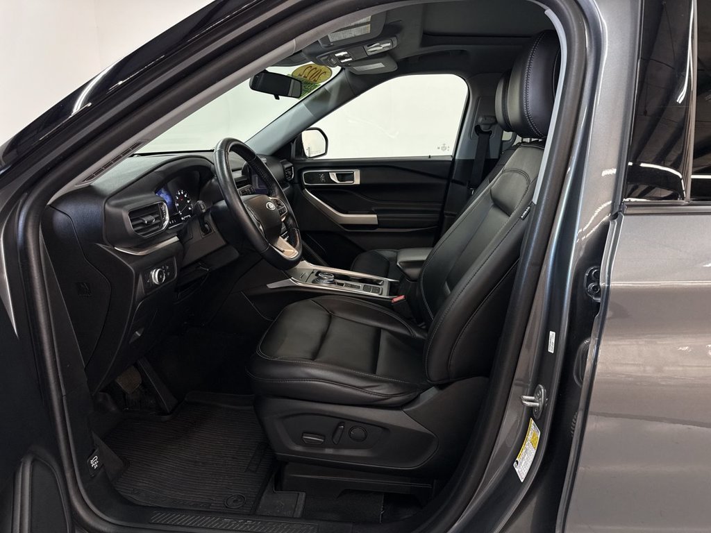 Used 2022 Gray Metallic Ford XLT image 11