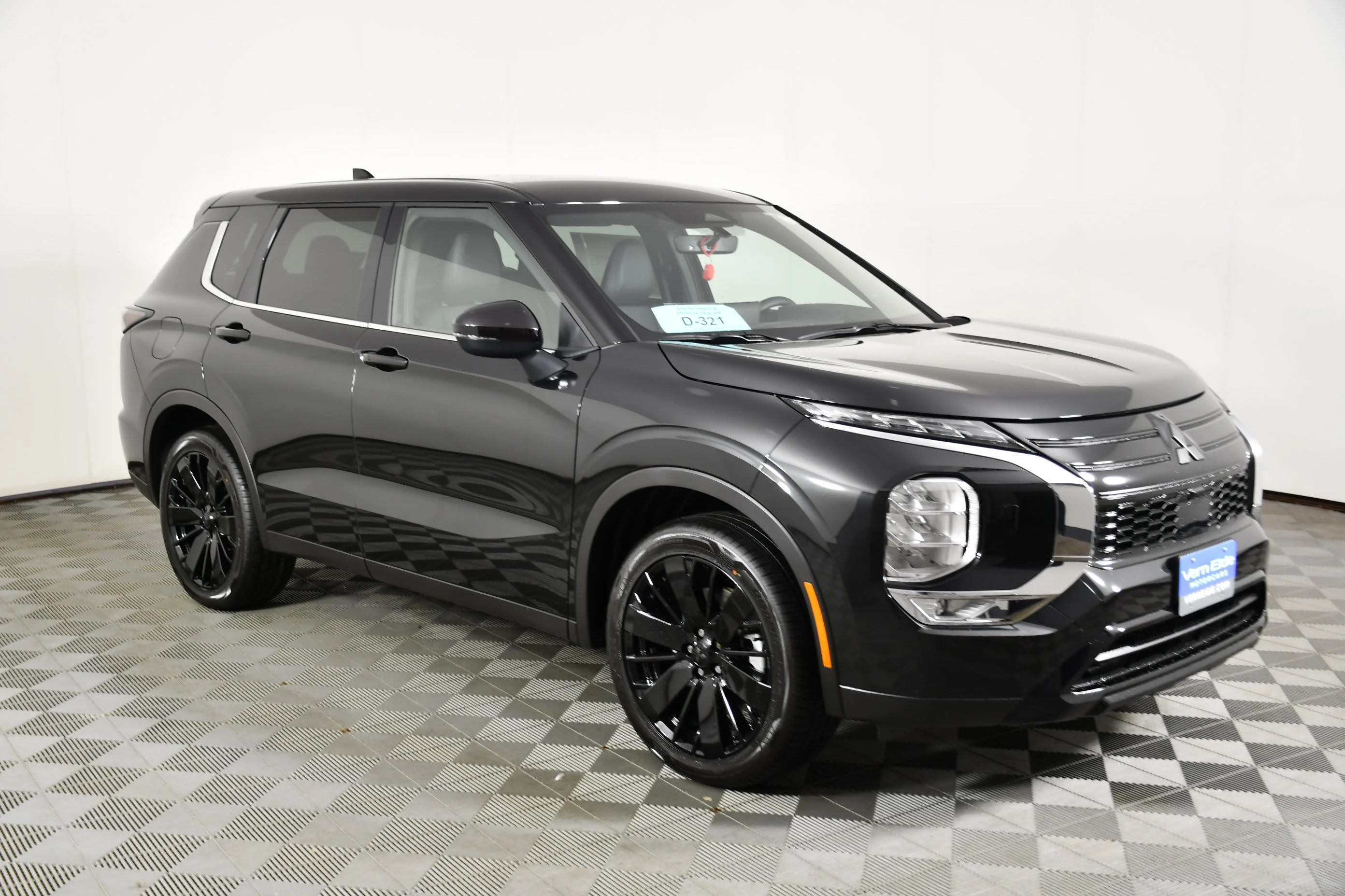 New 2026 Black Diamond Mitsubishi LE image 4