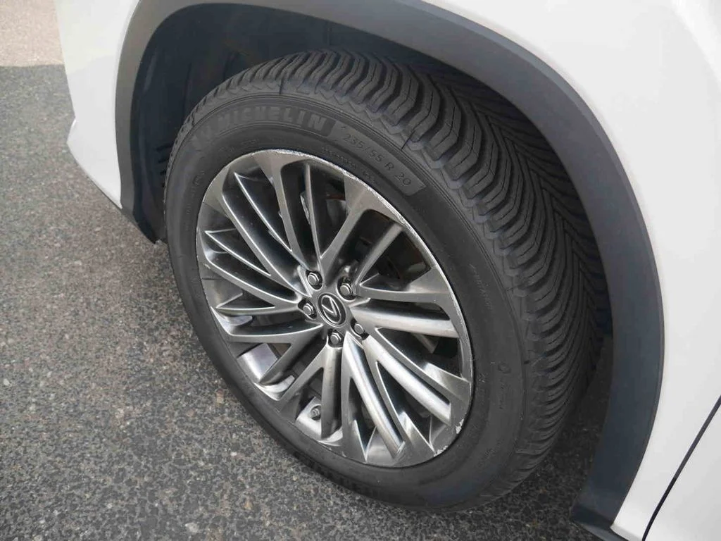 Used 2022 White Lexus 450h image 11