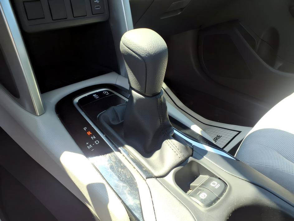 Used 2023 Sonic Silver Toyota L image 22