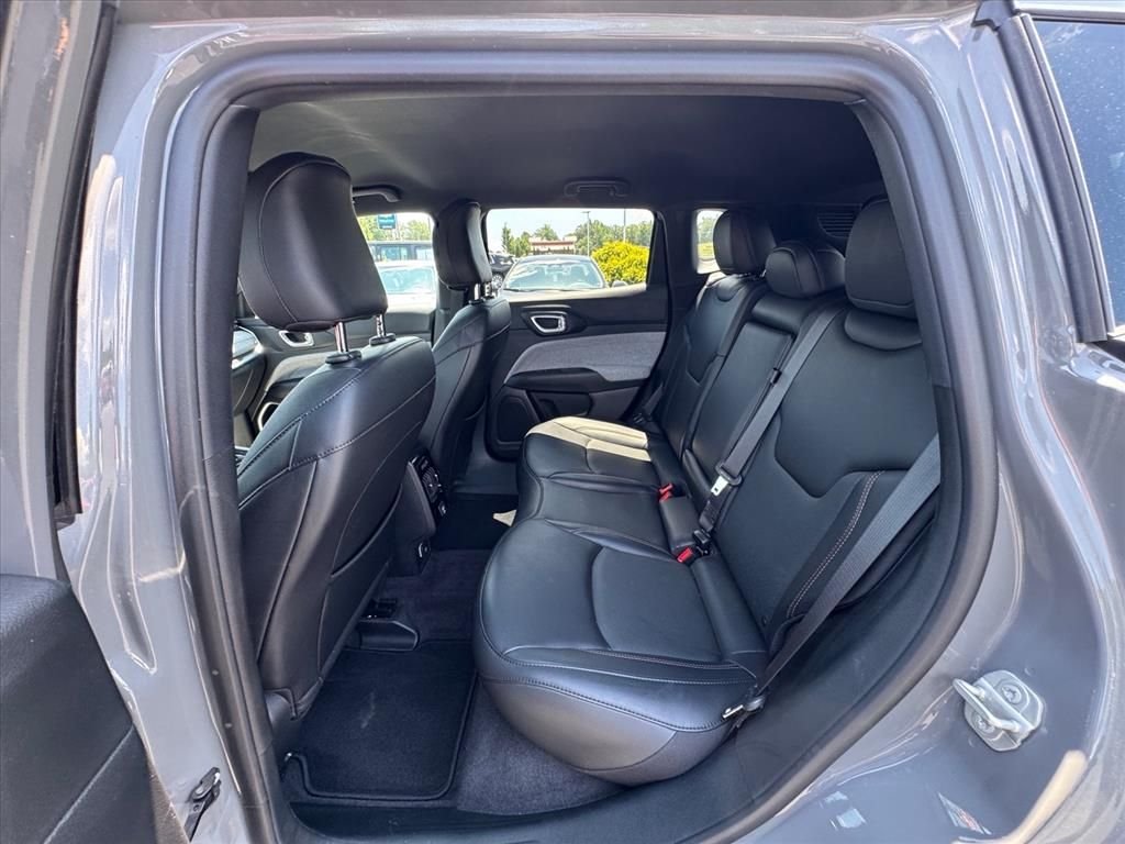 Used 2023 Gray Jeep Latitude Lux image 11