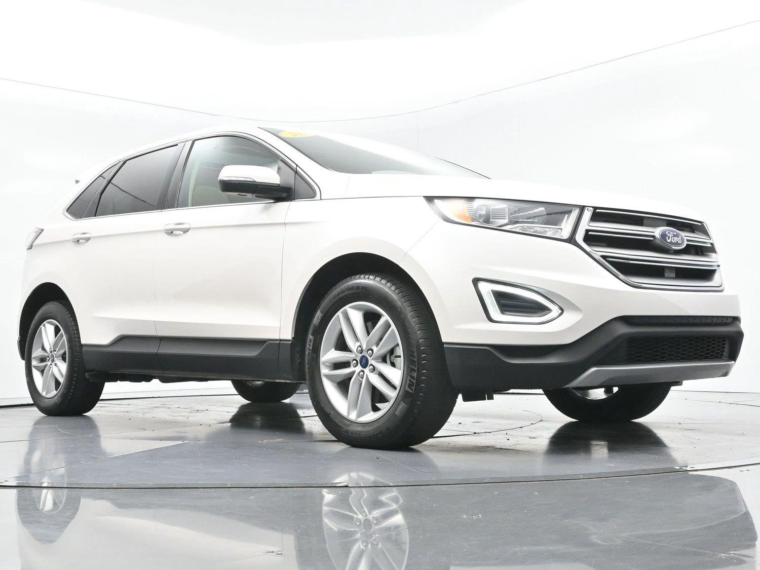 Used 2017 White Platinum Metallic Tri-Coat Ford SEL image 39