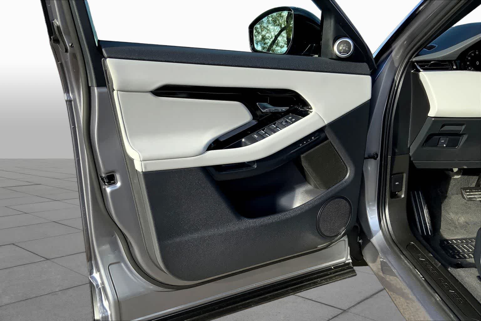 New 2026 Eiger Grey Land Rover Core S image 10