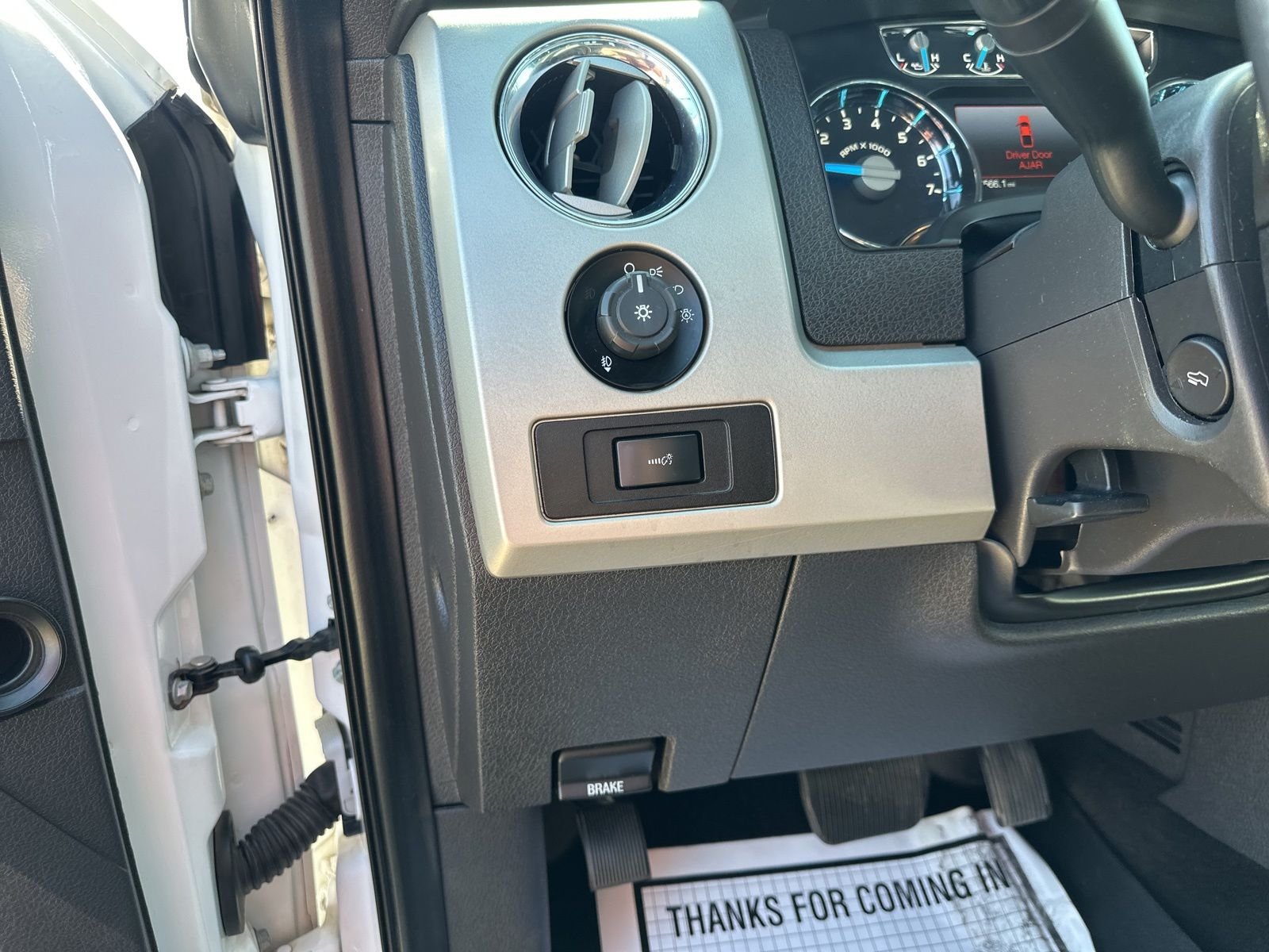 Used 2014 White Ford Lariat image 18