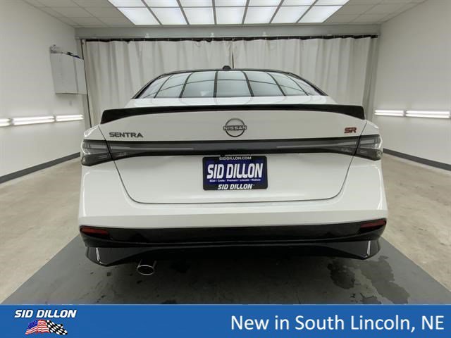 New 2026 Aspen White Tricoat/Super Black Nissan SR image 4