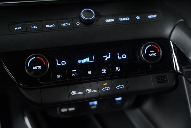2025 Hyundai Elantra Blue - Photo 9