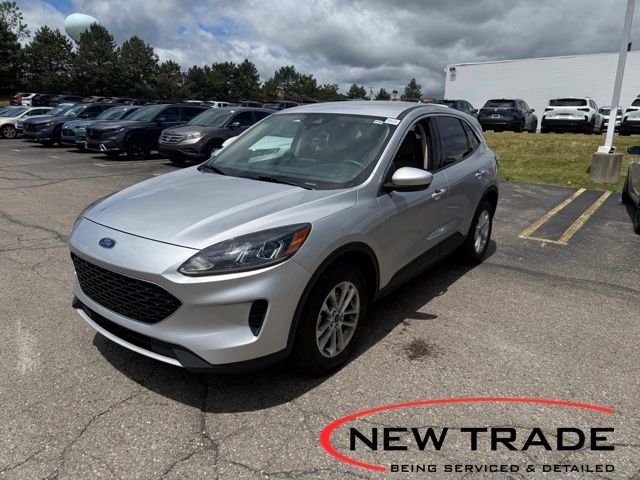 Used 2020 Ingot Silver Ford SE image 1