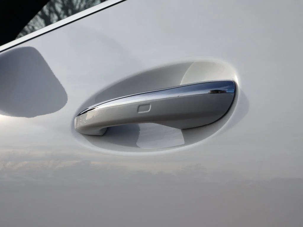 New 2026 MANUFAKTUR Moonlight White Metallic Mercedes-Benz GLC 43 AMG® image 12