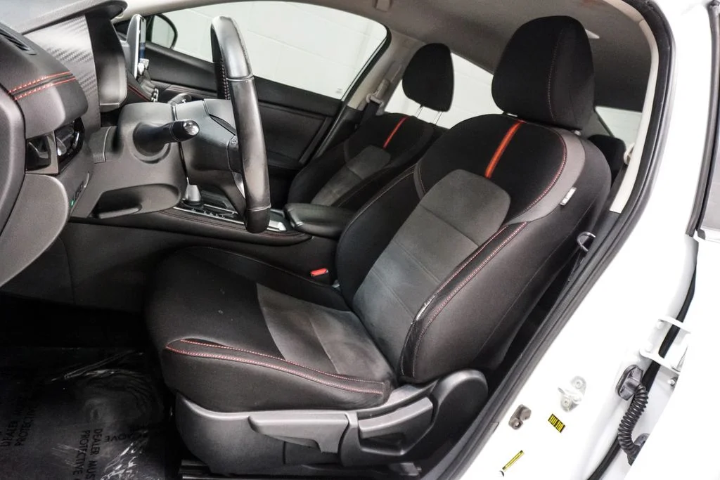 Used 2022 White Nissan SR image 6