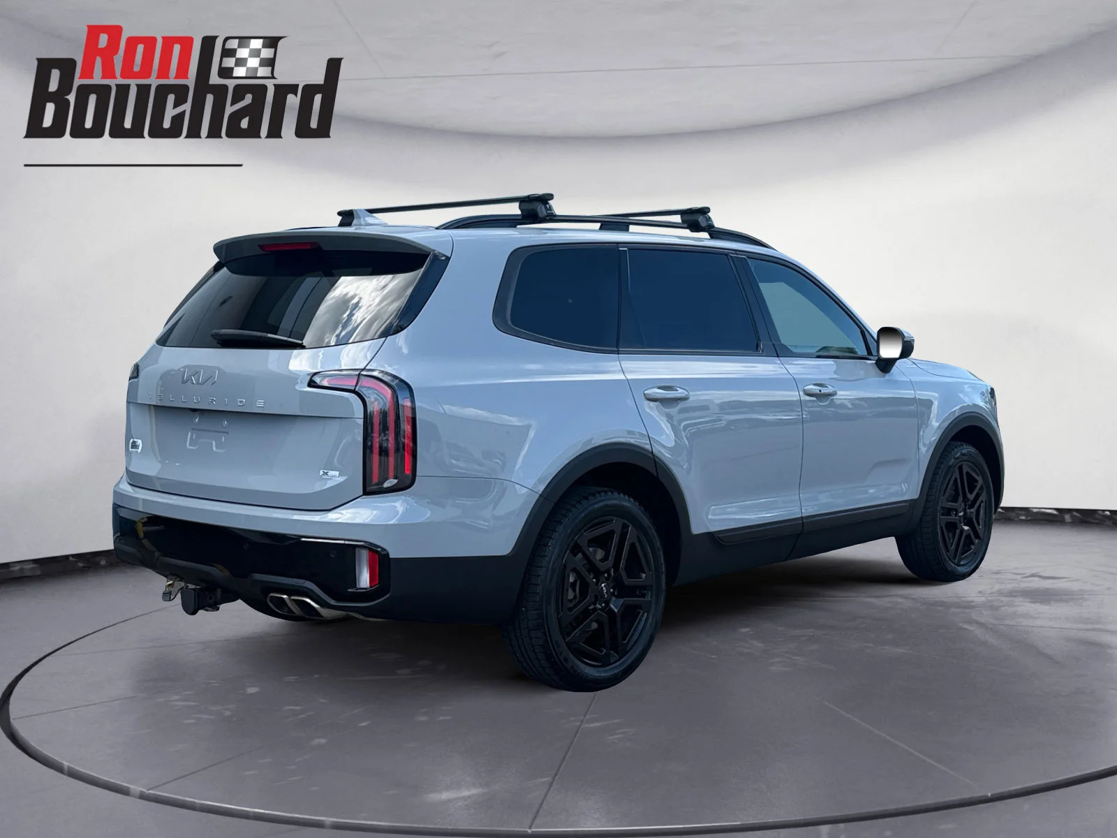 Used 2024 Wolf Gray Kia EX X-Line image 2