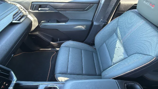 2025 GMC Acadia AT4 - Photo 12