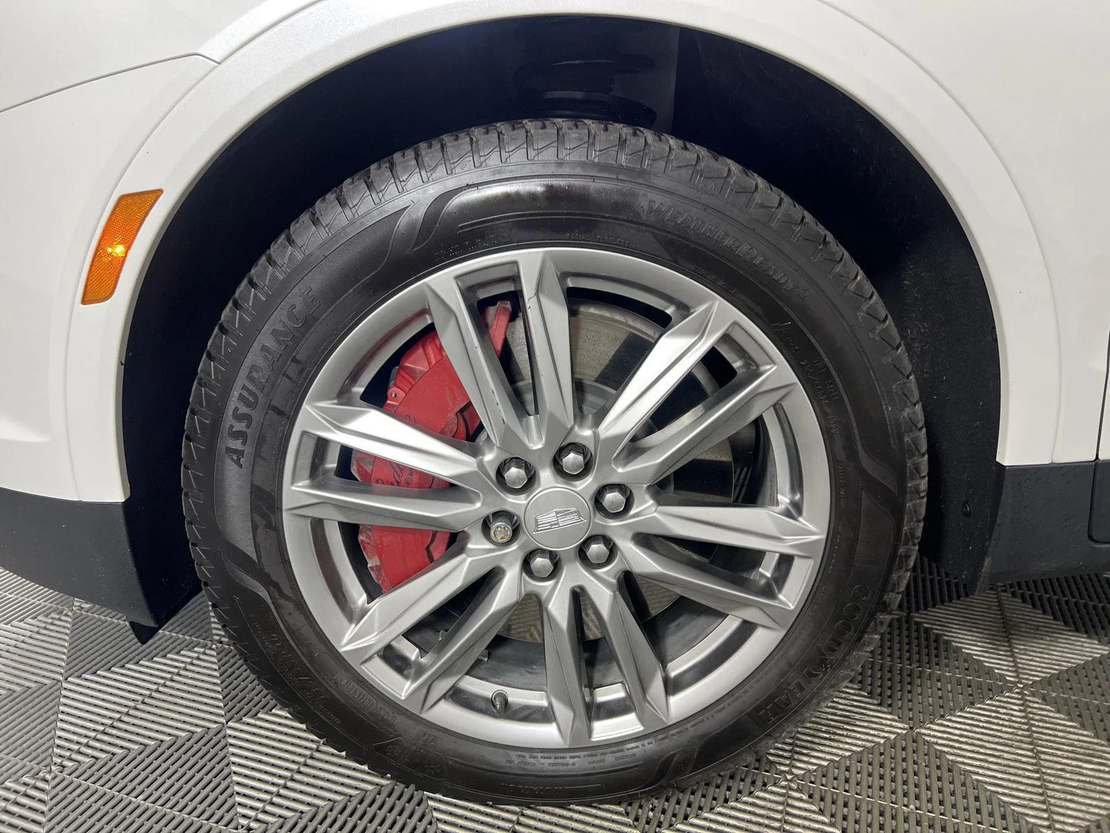 Used 2023 Crystal White Tricoat Cadillac AWD Sport image 32