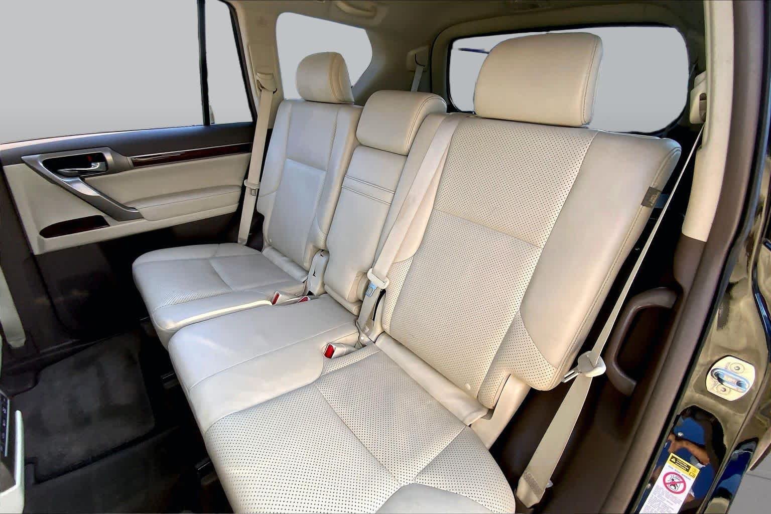 Used 2011 Black Onyx Lexus  image 20