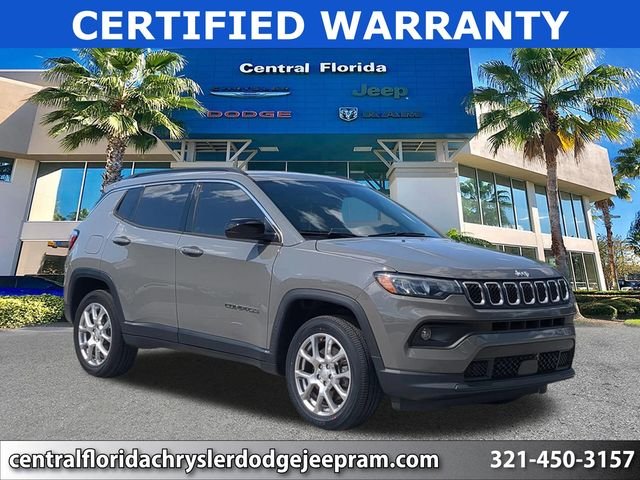 2023 Jeep Compass Latitude Lux 4X4's photo