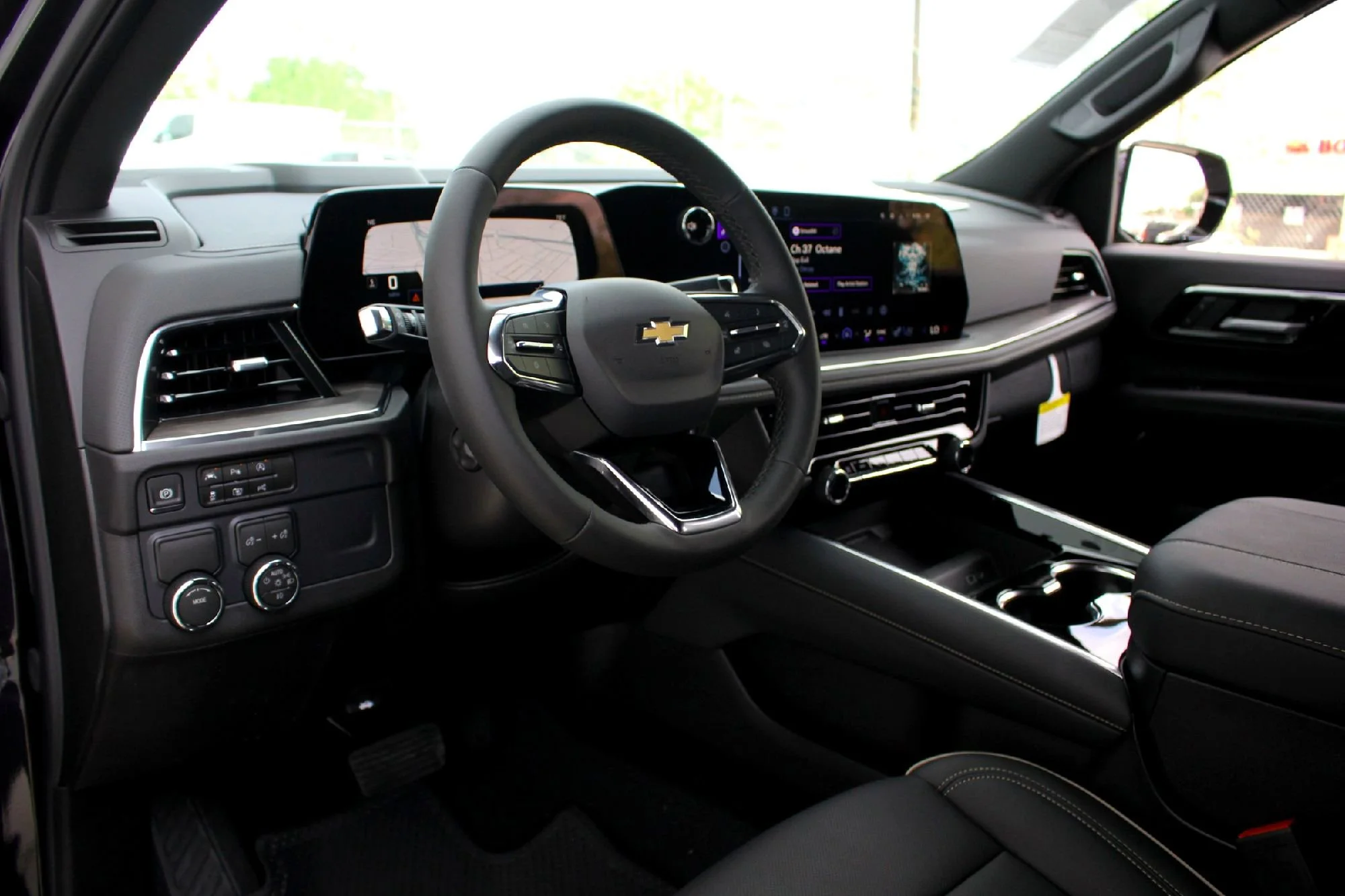 2026 Chevrolet Suburban Premier - Photo 6