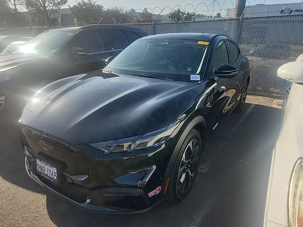 Used 2024 Black Ford Select image 3