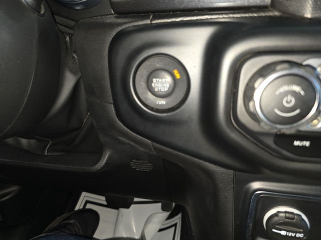 Used 2022 Green Jeep Sport image 23