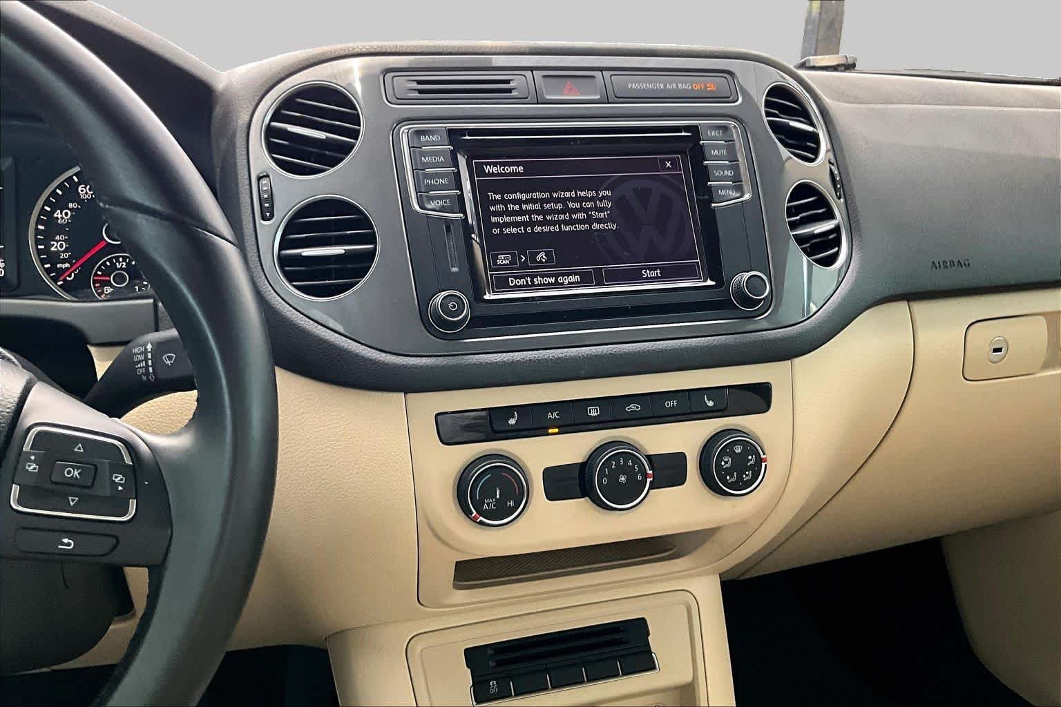 Used 2017  Volkswagen  image 7
