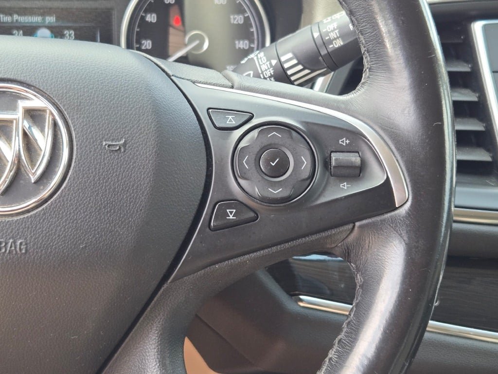 Used 2018 Silver Buick Essence image 40