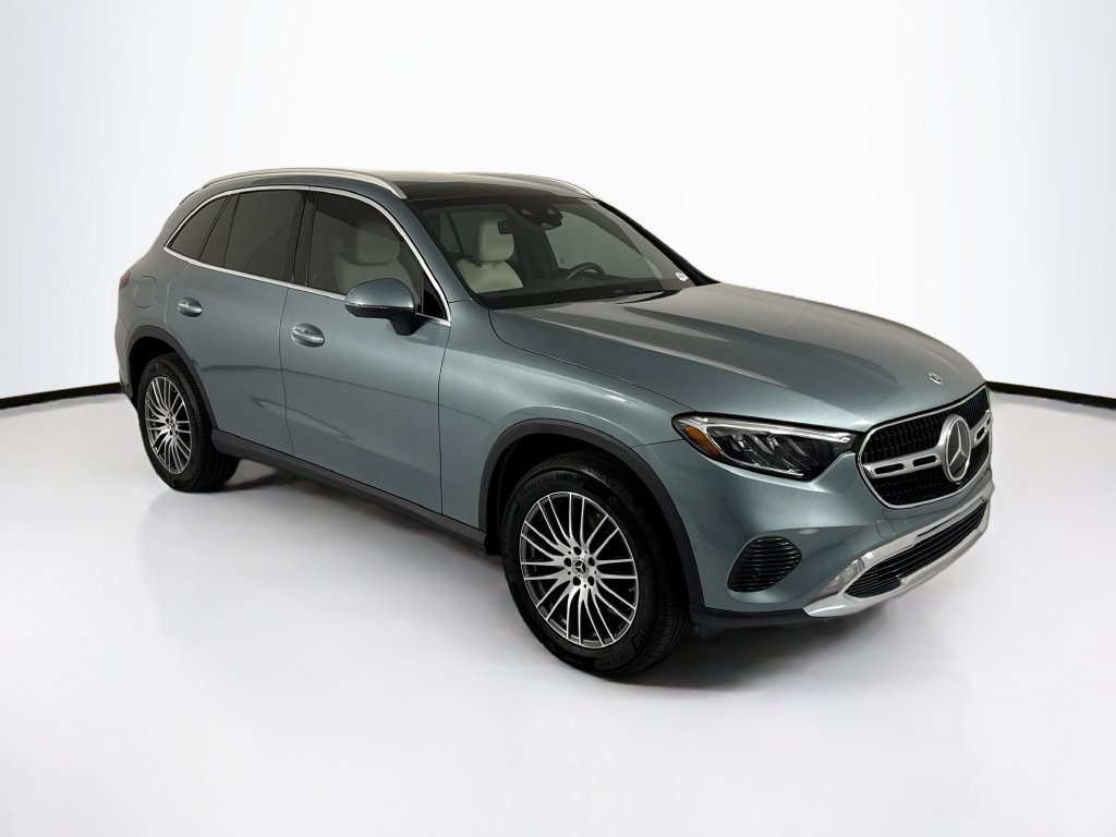 Certified Used 2026 Verde Silver Metallic Mercedes-Benz GLC 300 image 3